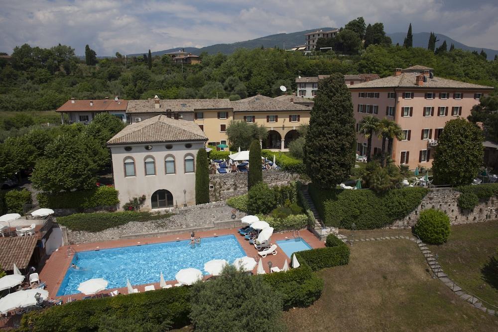 Residence La Filanda Костермано Екстер'єр фото