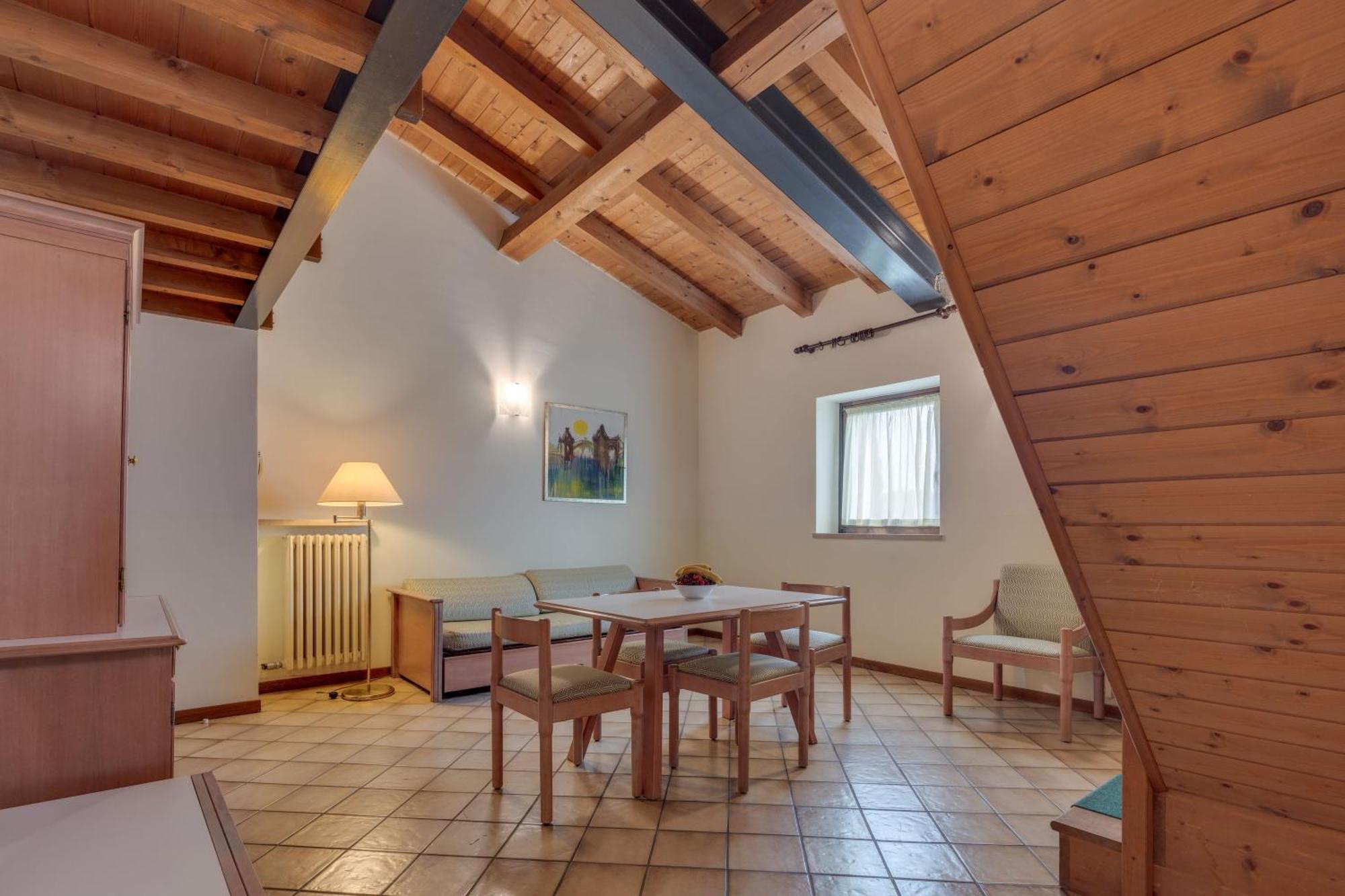 Residence La Filanda Костермано Екстер'єр фото