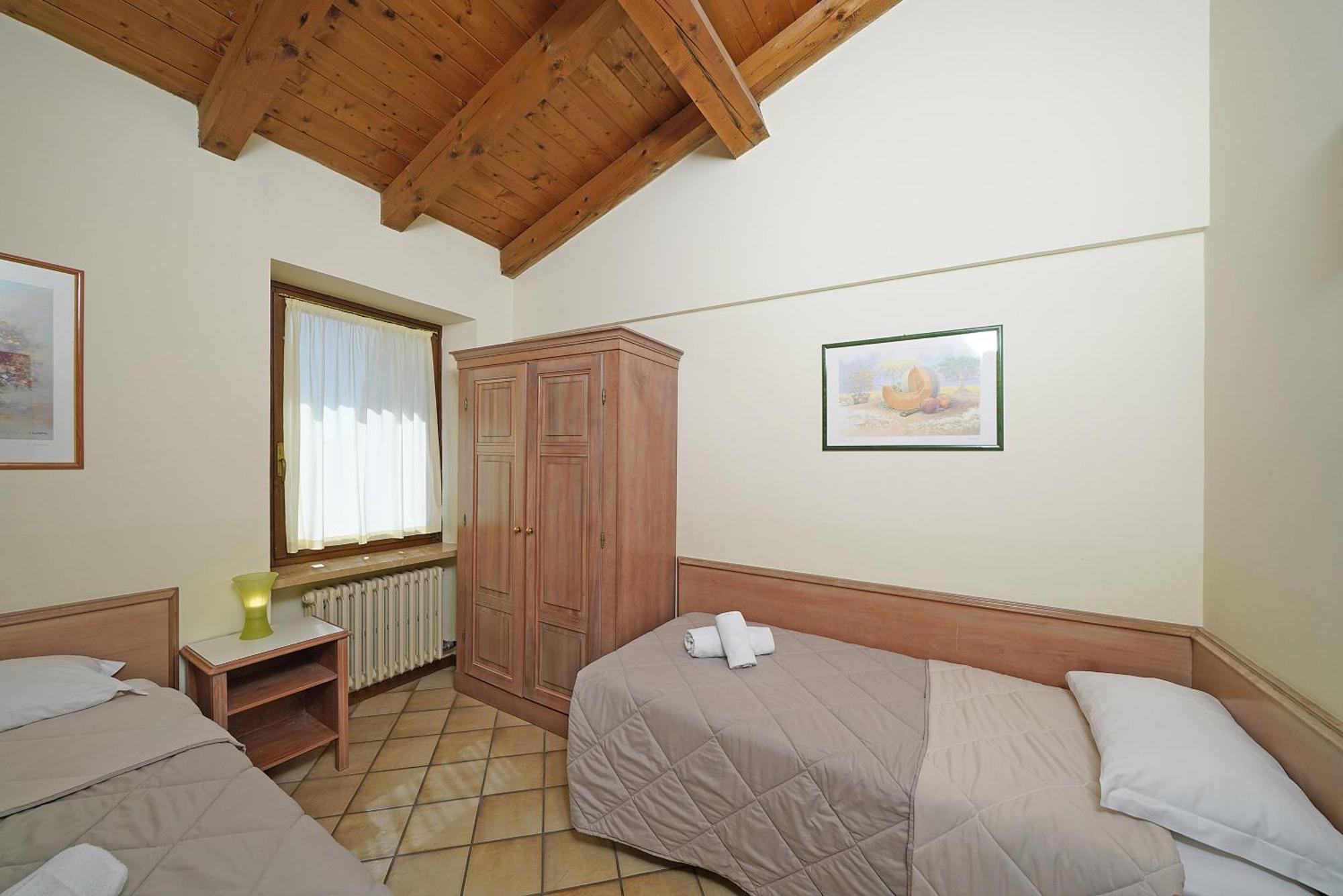 Residence La Filanda Костермано Екстер'єр фото