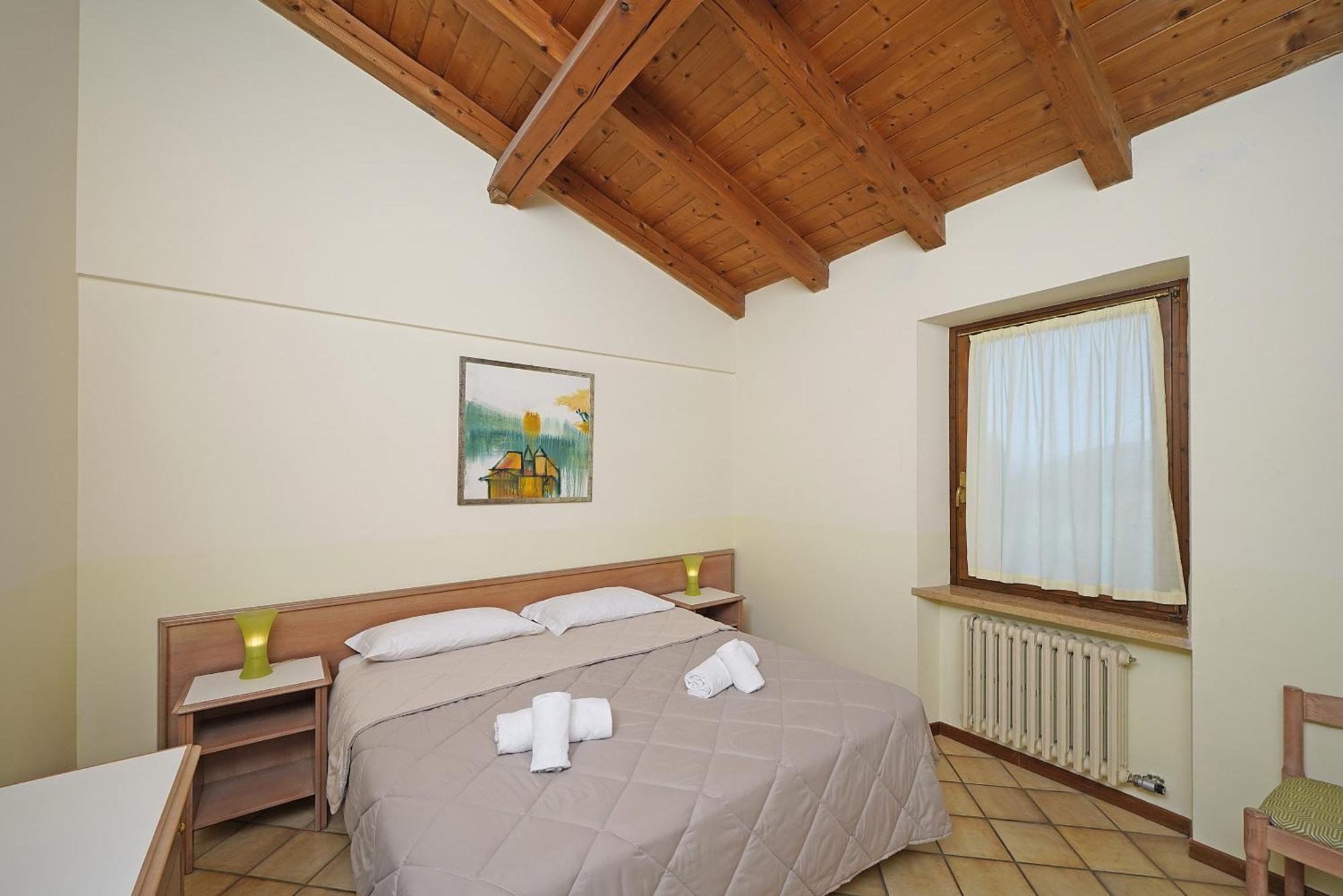Residence La Filanda Костермано Екстер'єр фото